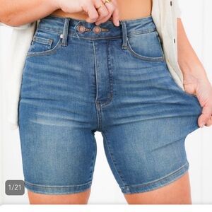NWT Judy Blue shorts Tummy‎ Control Bermuda jean shorts womens SIZE SMALL NEW
